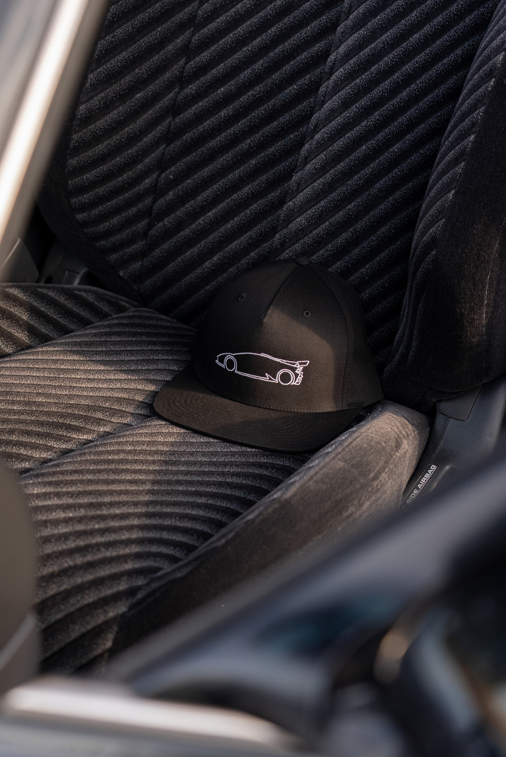 Black Snapback Hat with Super Trofeo Silhouette